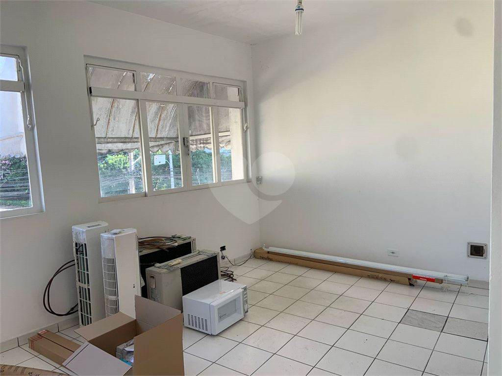 SALAS em VILA ROMANA