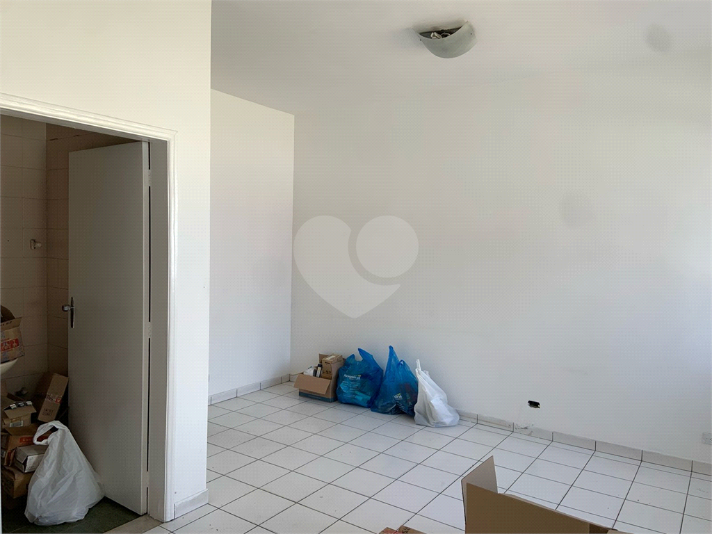 SALAS em VILA ROMANA