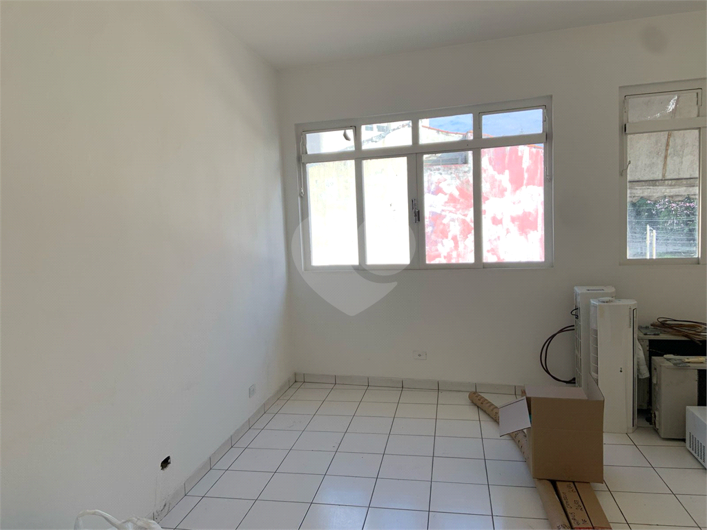 SALAS em VILA ROMANA