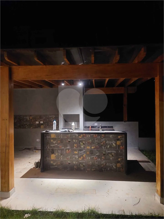 Casa condomínio em Santa Isabel para venda com 330m2, 3 quartos, 3 suíte, 2 salas, cozinha, 5 banheiros, área de serviço e 5 vagas de garagem