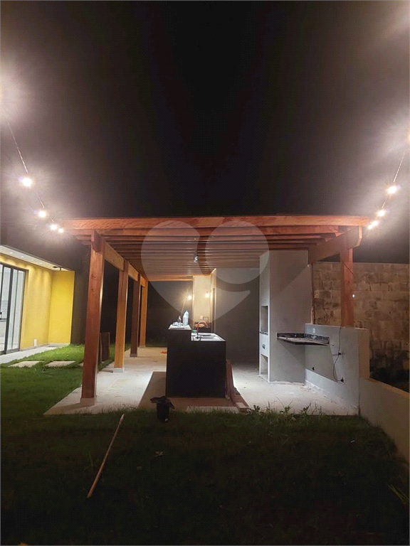 Casa condomínio em Santa Isabel para venda com 330m2, 3 quartos, 3 suíte, 2 salas, cozinha, 5 banheiros, área de serviço e 5 vagas de garagem