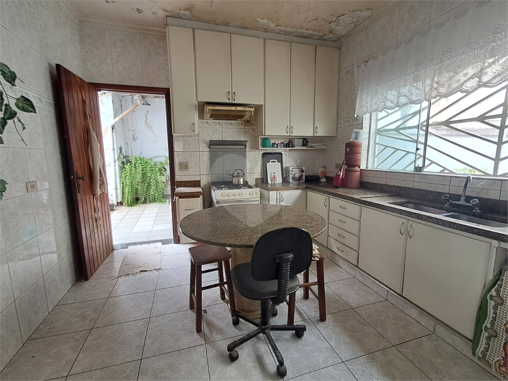 Casa sobrado de 202m² com 3 quartos, 1 suíte quintal grande 3 vagas Vila Romana