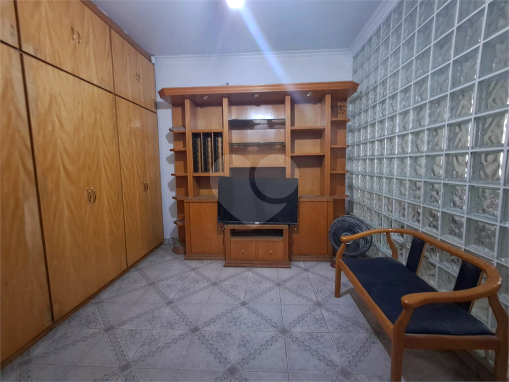 Casa sobrado de 202m² com 3 quartos, 1 suíte quintal grande 3 vagas Vila Romana
