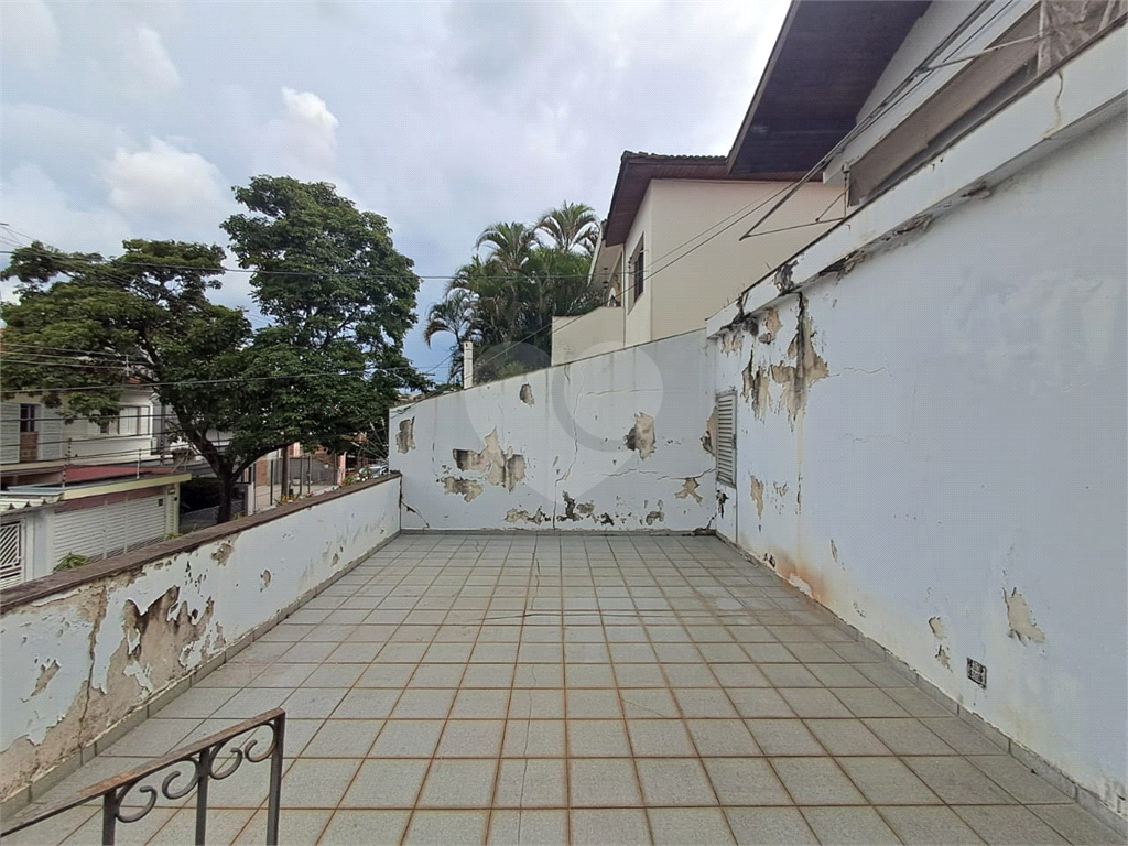 Casa sobrado de 202m² com 3 quartos, 1 suíte quintal grande 3 vagas Vila Romana