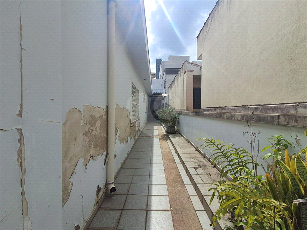 Casa sobrado de 202m² com 3 quartos, 1 suíte quintal grande 3 vagas Vila Romana