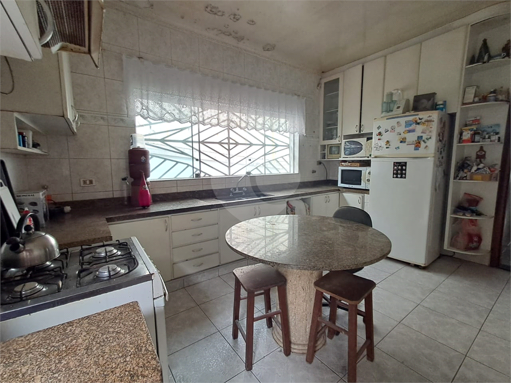 Casa sobrado de 202m² com 3 quartos, 1 suíte quintal grande 3 vagas Vila Romana
