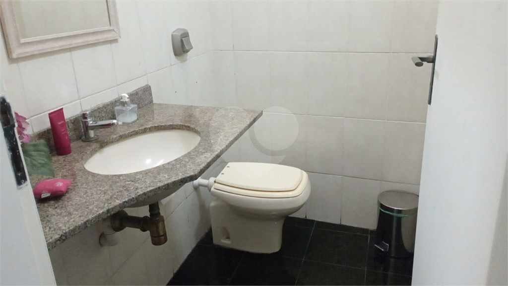 Casa à venda e aluguel com 3 quartos, 273m² - Foto 20