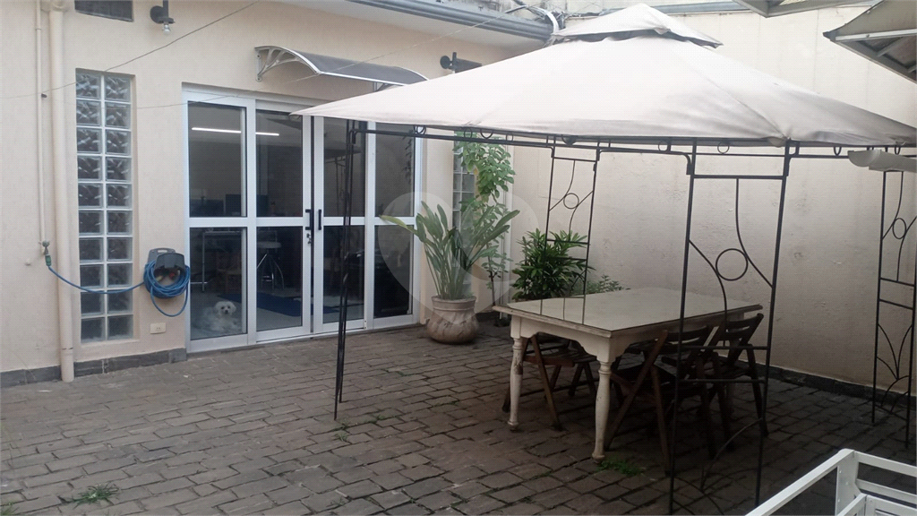 Casa à venda e aluguel com 3 quartos, 273m² - Foto 3