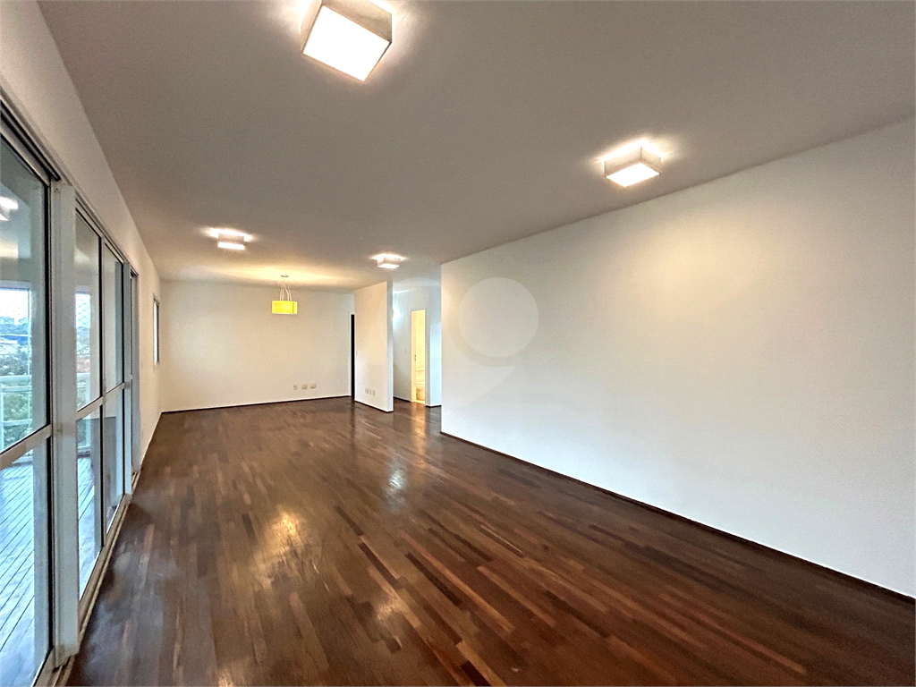 Apartamento na Vila Leopoldina de 158m2 com Hall Privativo com 03 suítes e 03 vagas de Garagem