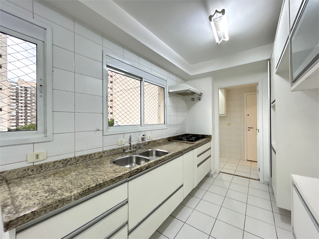 Apartamento na Vila Leopoldina de 158m2 com Hall Privativo com 03 suítes e 03 vagas de Garagem