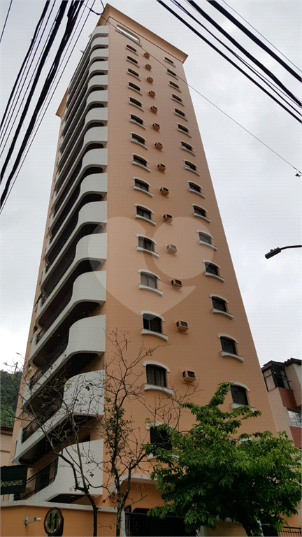 Apartamento na Praia das Pitangueiras, no Guarujá. 4 quartos, 3 suítes, 2 vagas! 