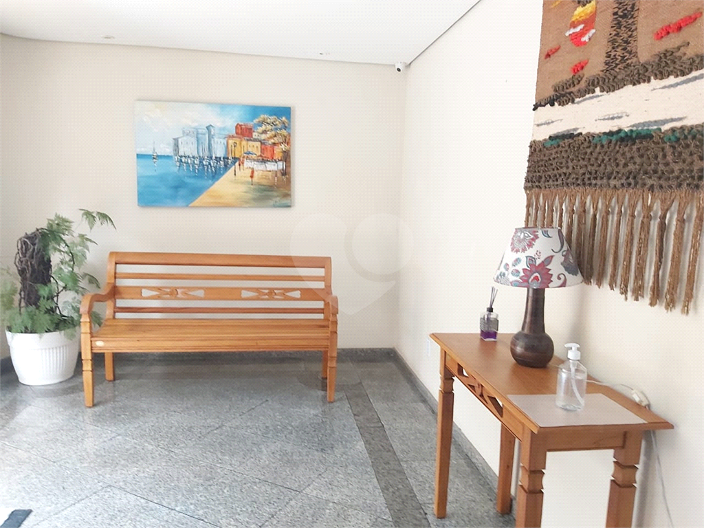 Apartamento na Praia das Pitangueiras, no Guarujá. 4 quartos, 3 suítes, 2 vagas! 