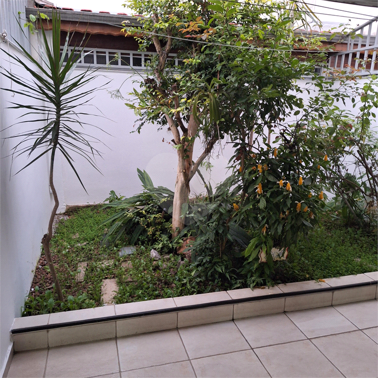Sobrado para locação próximo ao Shopping Park Santana em rua sem saída 03 dormitórios e 02 vagas de garagem 