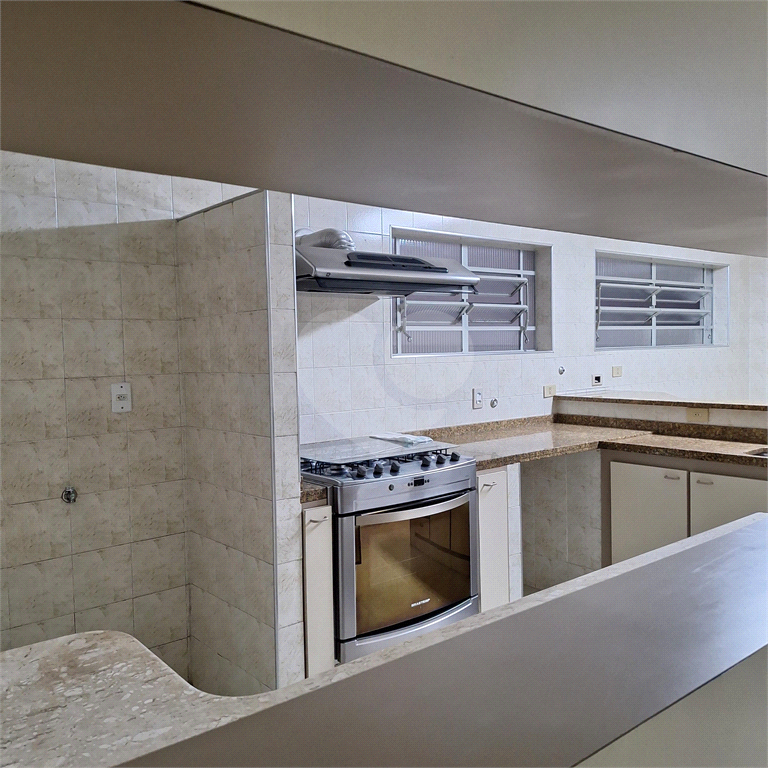 Sobrado para locação próximo ao Shopping Park Santana em rua sem saída 03 dormitórios e 02 vagas de garagem 