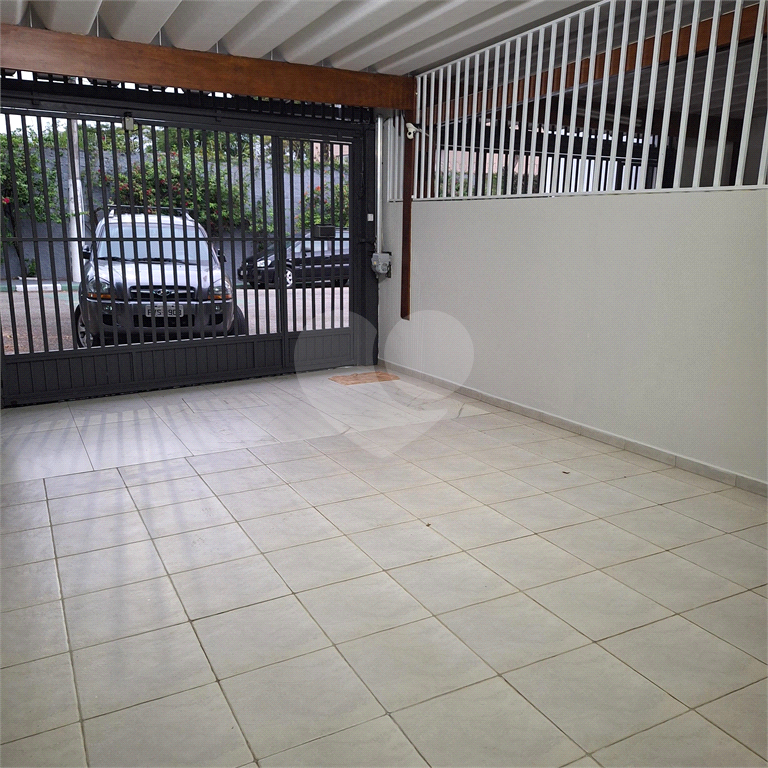 Sobrado para locação próximo ao Shopping Park Santana em rua sem saída 03 dormitórios e 02 vagas de garagem 