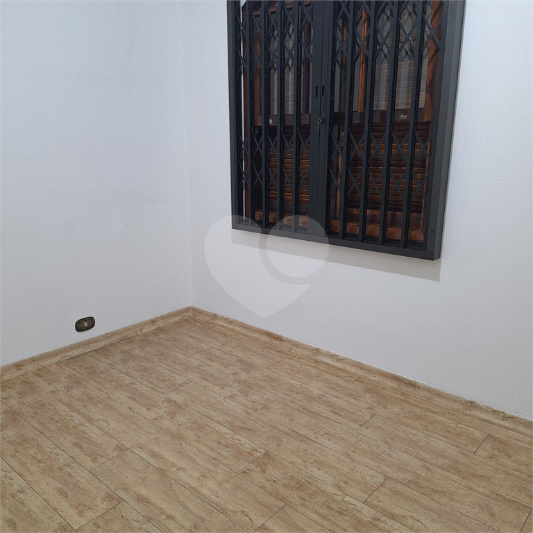 Sobrado para locação próximo ao Shopping Park Santana em rua sem saída 03 dormitórios e 02 vagas de garagem 