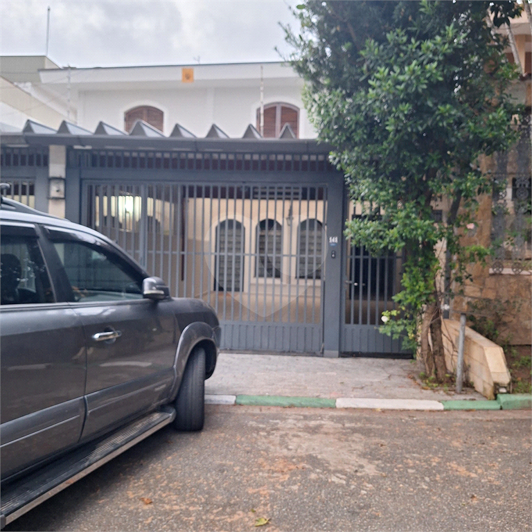 Sobrado para locação próximo ao Shopping Park Santana em rua sem saída 03 dormitórios e 02 vagas de garagem 