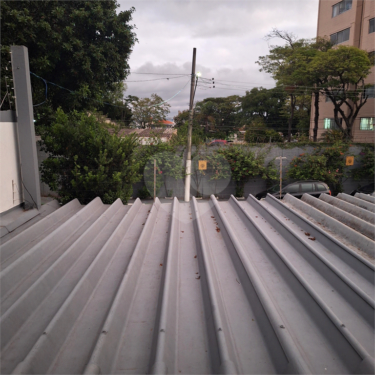 Sobrado para locação próximo ao Shopping Park Santana em rua sem saída 03 dormitórios e 02 vagas de garagem 