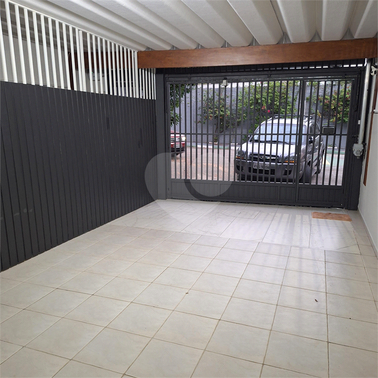 Sobrado para locação próximo ao Shopping Park Santana em rua sem saída 03 dormitórios e 02 vagas de garagem 