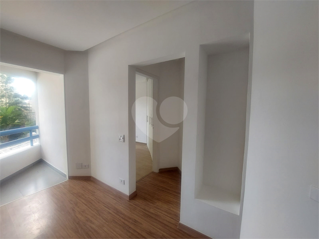 PINHEIROS - LINDO APARTAMENTO REFORMADO 