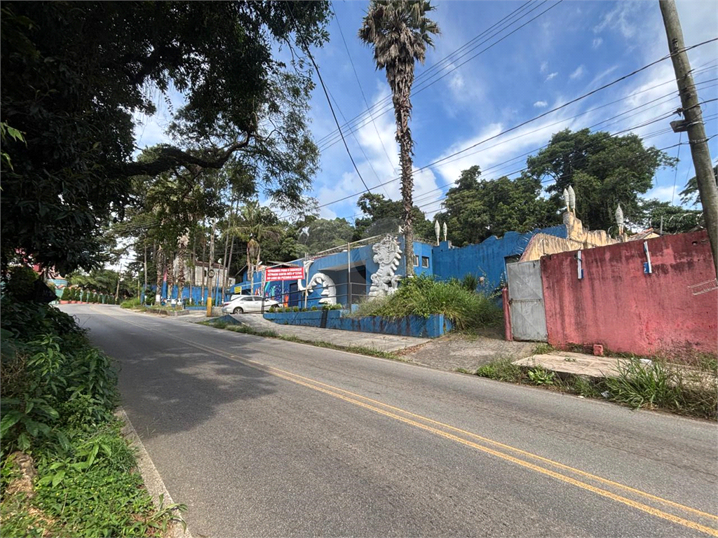 Galpão Comercial na Serra da Cantareira com 700m² AC em 2580m² de terreno, 80 vagas