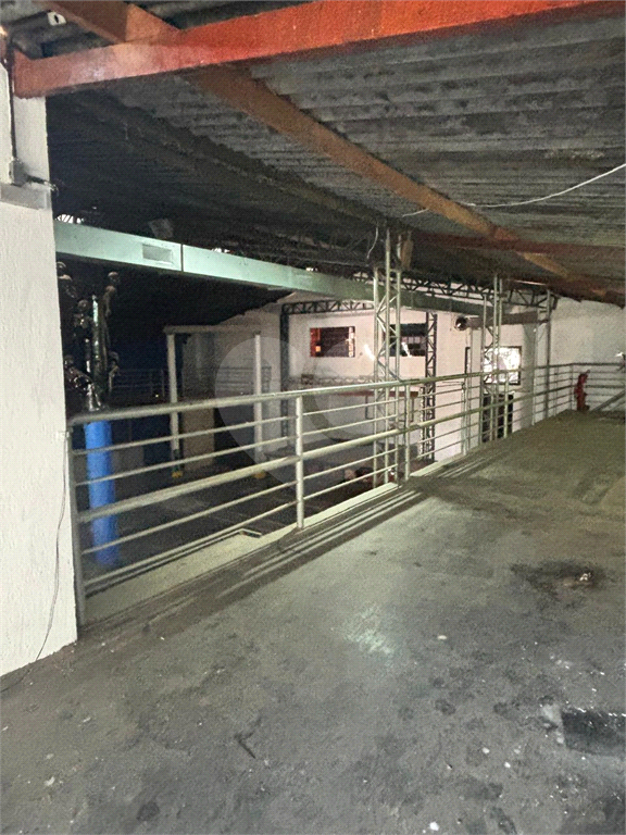 Galpão Comercial na Serra da Cantareira com 700m² AC em 2580m² de terreno, 80 vagas