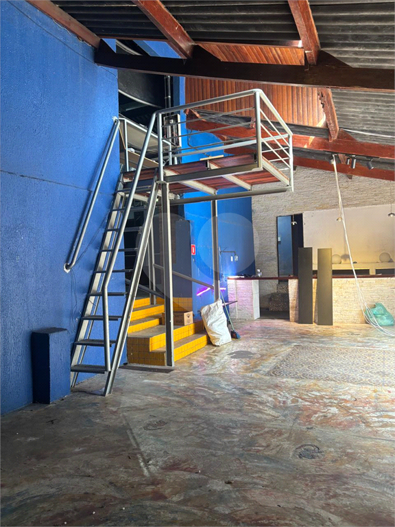 Galpão Comercial na Serra da Cantareira com 700m² AC em 2580m² de terreno, 80 vagas