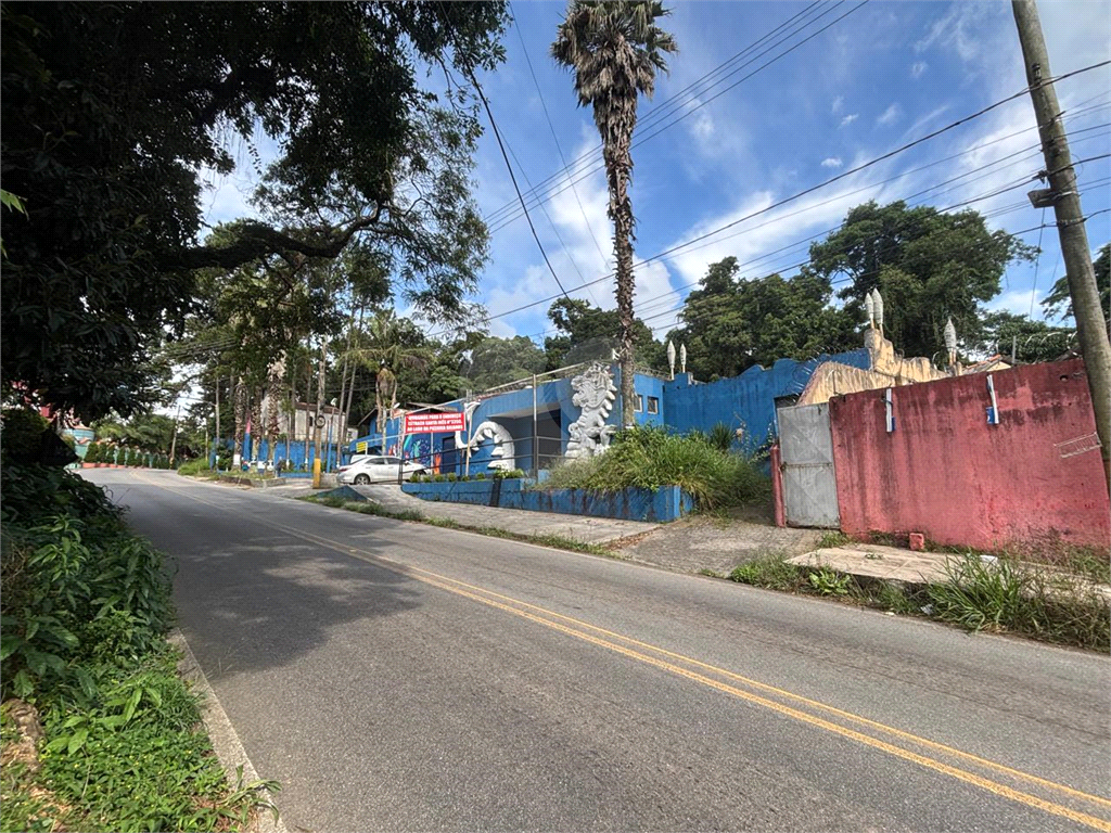 Galpão Comercial na Serra da Cantareira com 700m² AC em 2580m² de terreno, 80 vagas