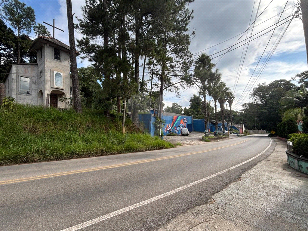 Galpão Comercial na Serra da Cantareira com 700m² AC em 2580m² de terreno, 80 vagas
