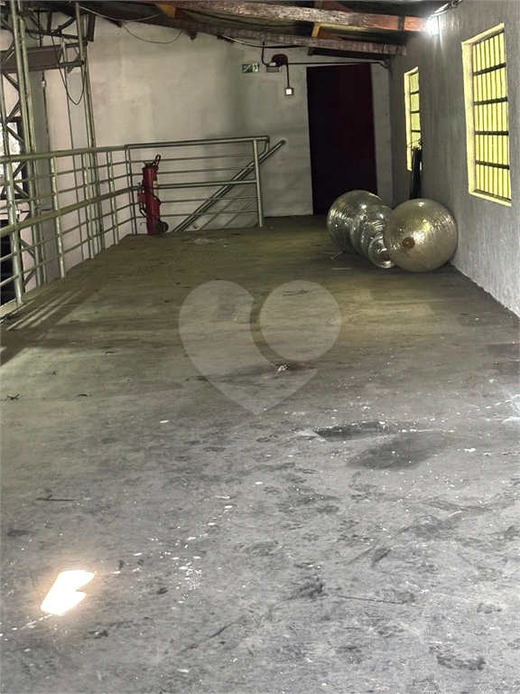 Galpão Comercial na Serra da Cantareira com 700m² AC em 2580m² de terreno, 80 vagas