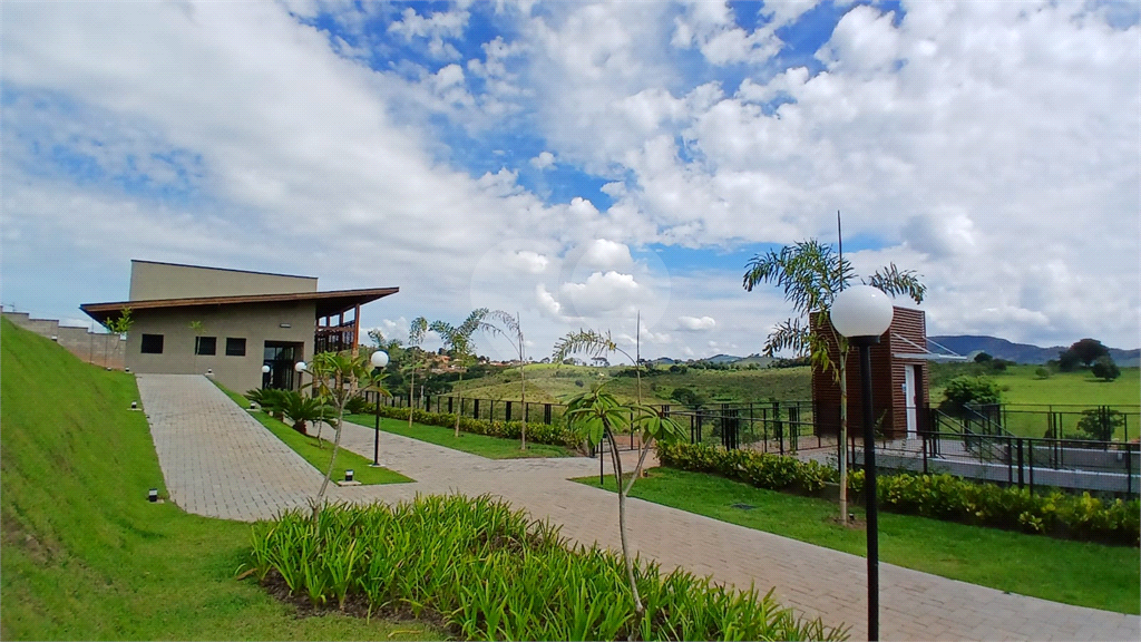 TERRENO DE ALTO PADRAO EM CONDOMINIO FECHADO