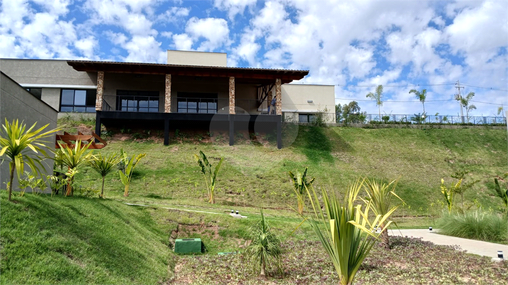 TERRENO DE ALTO PADRAO EM CONDOMINIO FECHADO