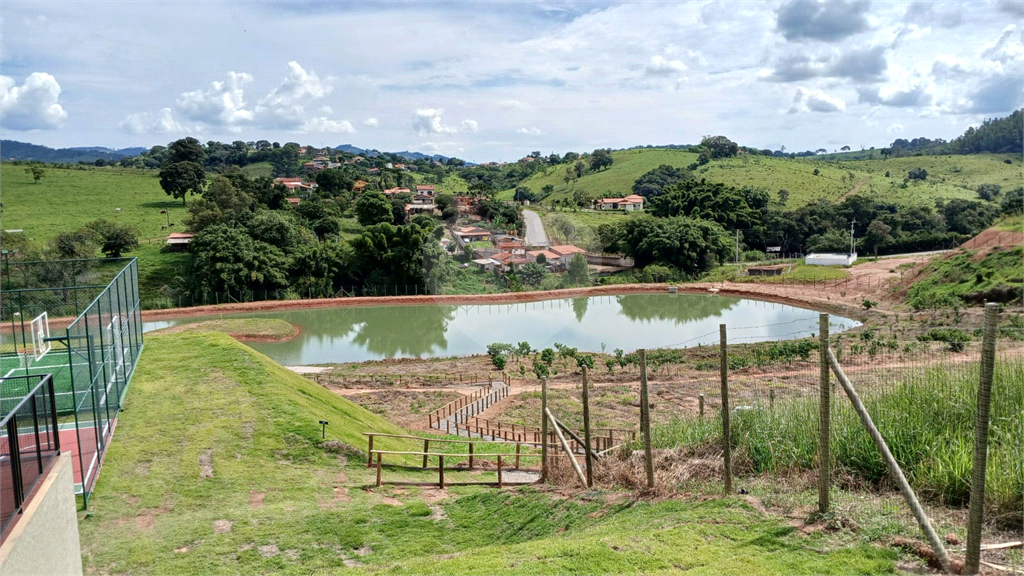 TERRENO DE ALTO PADRAO EM CONDOMINIO FECHADO