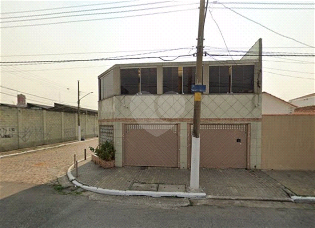 Casa à Venda na Vila Maria | 300 m² | 7 dormitórios (1 suíte) | 5 vagas!