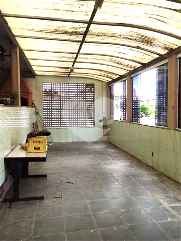 Casa à Venda na Vila Maria | 300 m² | 7 dormitórios (1 suíte) | 5 vagas!