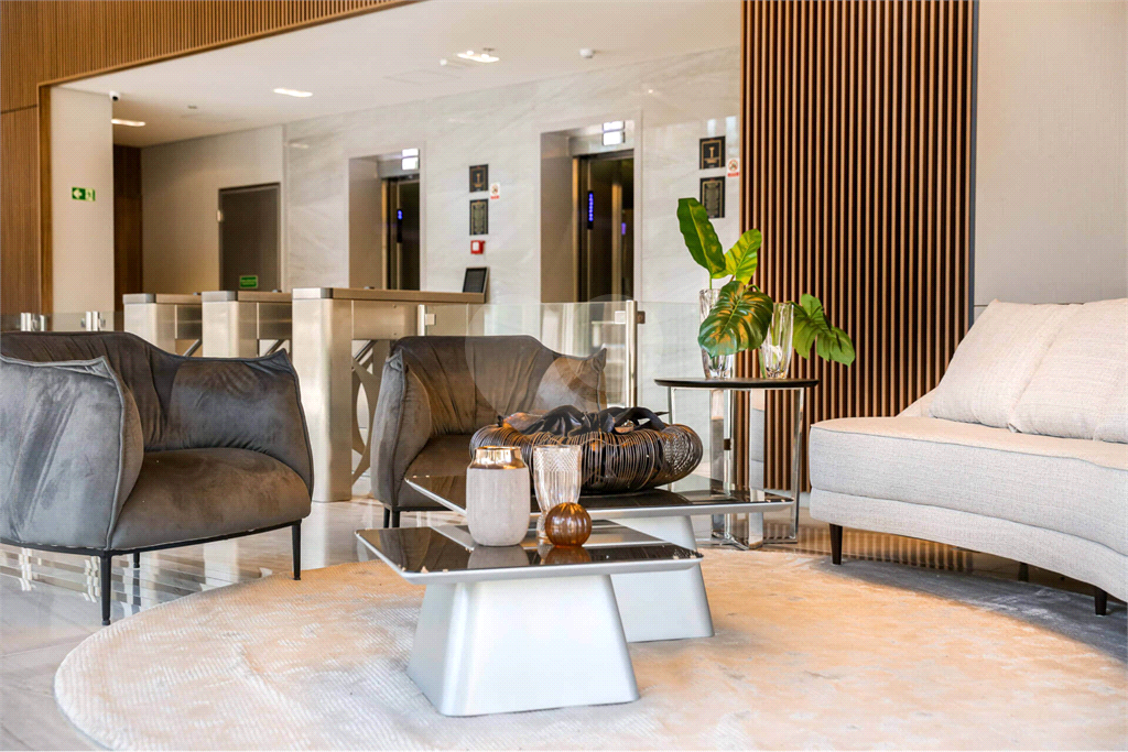 Sala Comercial de Alto Padrão com 131m² e 3 Vagas em Localização Privilegiada da Zona Oeste de São Paulo