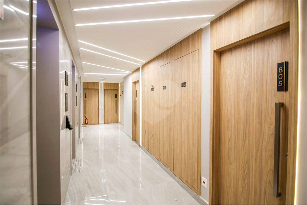 Sala Comercial de Alto Padrão com 131m² e 3 Vagas em Localização Privilegiada da Zona Oeste de São Paulo
