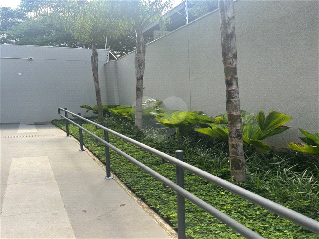 Entrada Recepção com Jardim