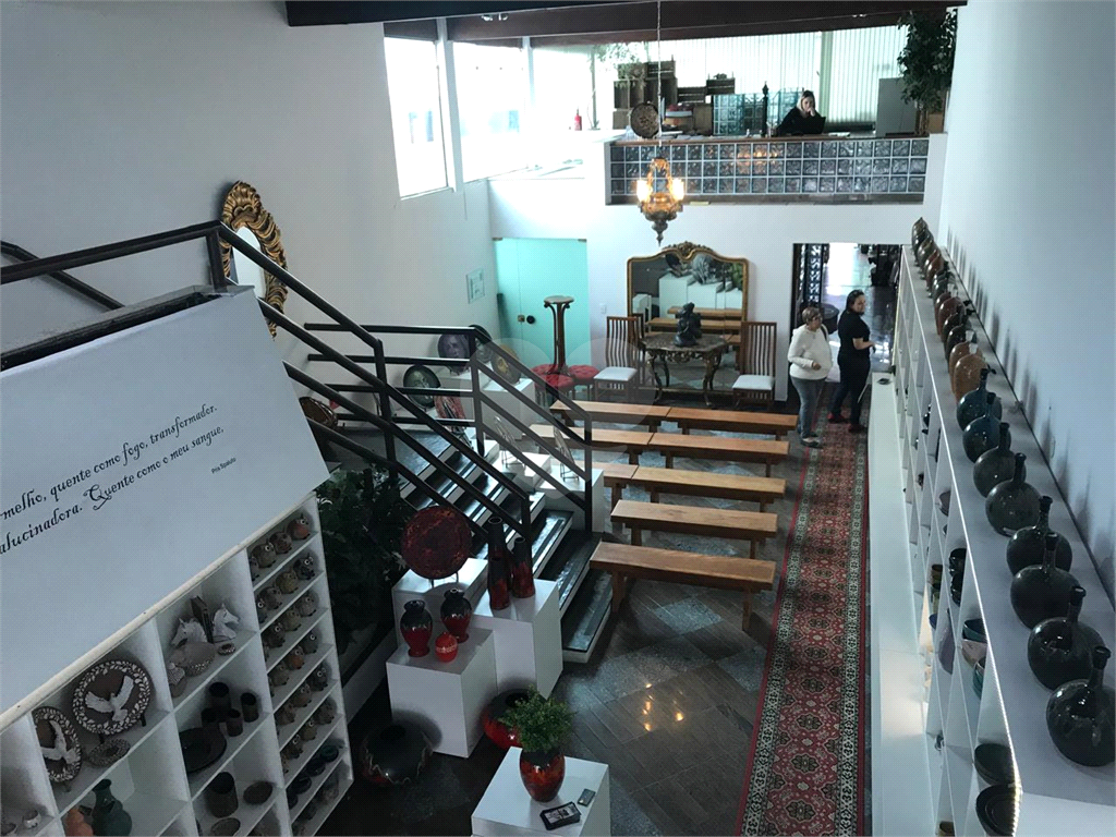 Casa à venda e aluguel com 3 quartos, 500m² - Foto 1