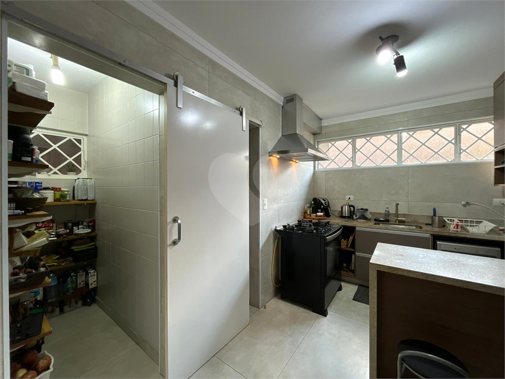 Casa à Venda |  225 m² | 3 dormitórios (1 suíte) | 4 vagas na Vila São João!