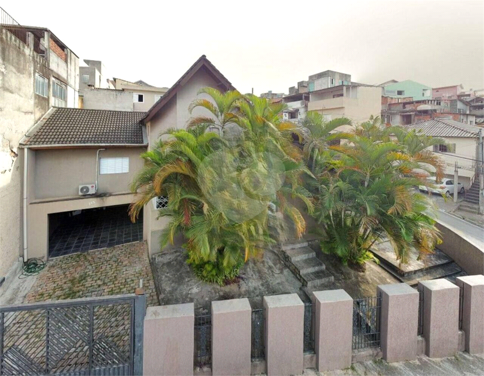 Casa à Venda |  225 m² | 3 dormitórios (1 suíte) | 4 vagas na Vila São João!