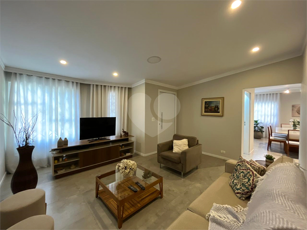 Casa à Venda |  225 m² | 3 dormitórios (1 suíte) | 4 vagas na Vila São João!