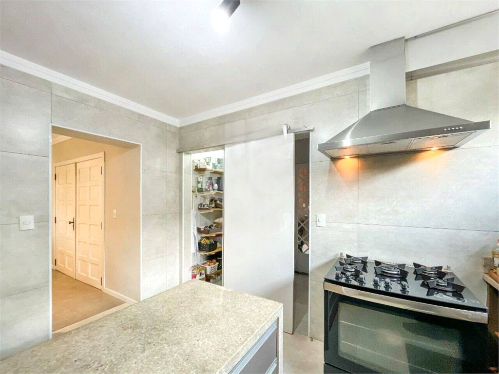 Casa à Venda |  225 m² | 3 dormitórios (1 suíte) | 4 vagas na Vila São João!