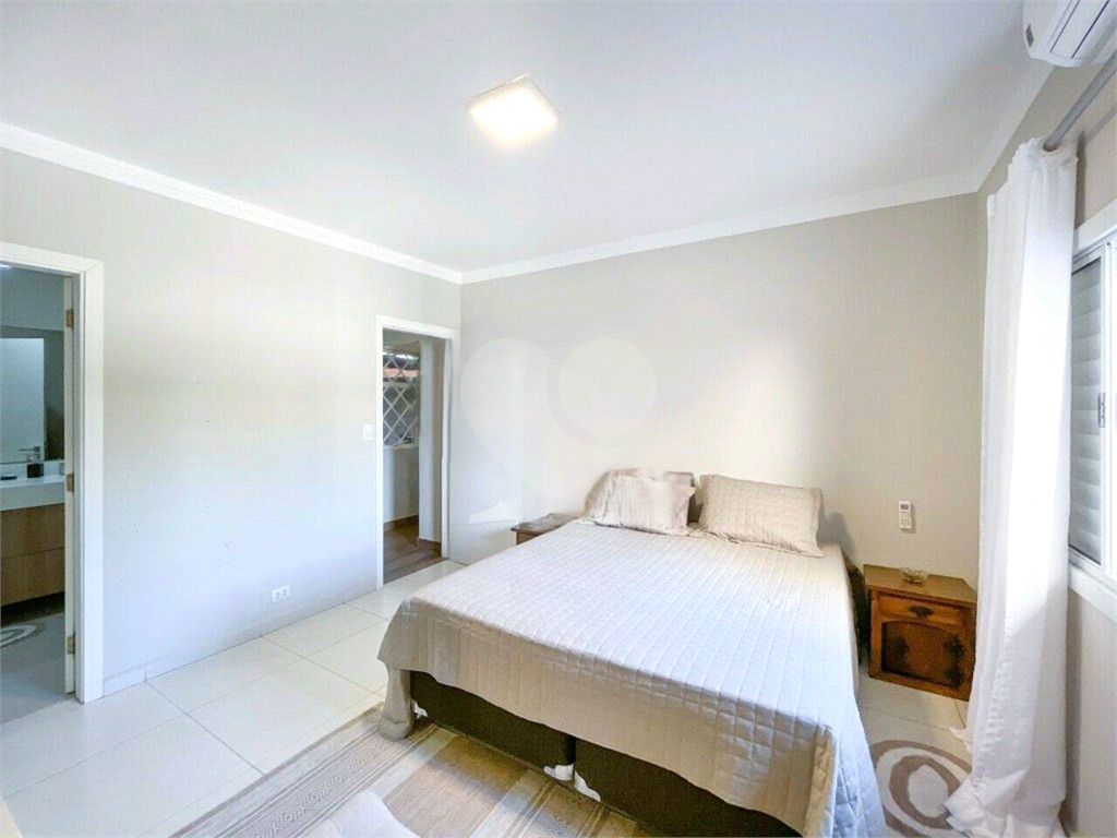 Casa à Venda |  225 m² | 3 dormitórios (1 suíte) | 4 vagas na Vila São João!