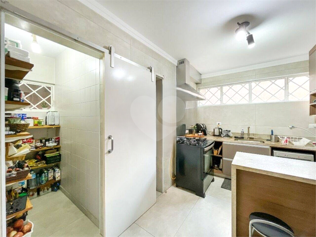 Casa à Venda |  225 m² | 3 dormitórios (1 suíte) | 4 vagas na Vila São João!