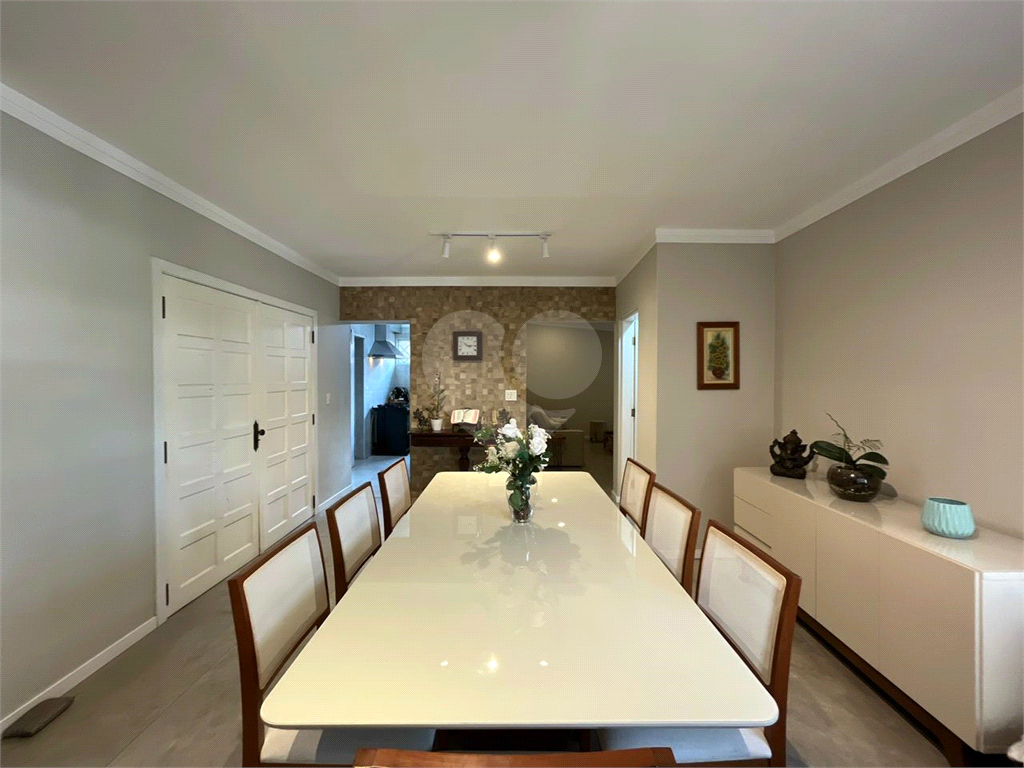 Casa à Venda |  225 m² | 3 dormitórios (1 suíte) | 4 vagas na Vila São João!