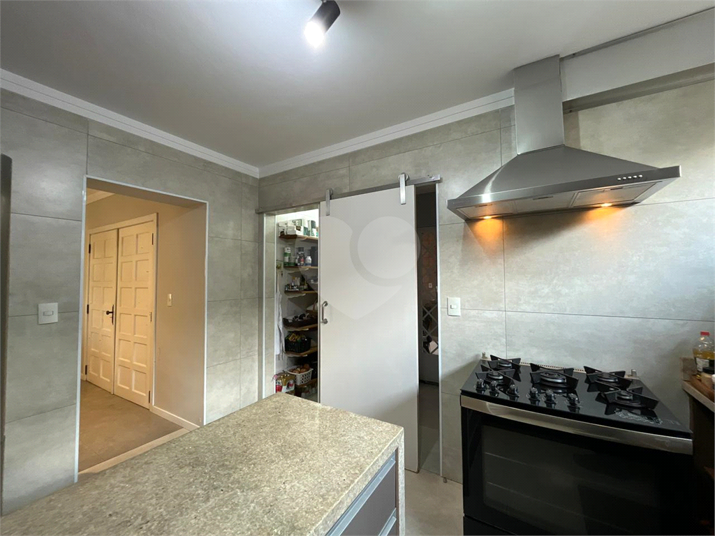 Casa à Venda |  225 m² | 3 dormitórios (1 suíte) | 4 vagas na Vila São João!