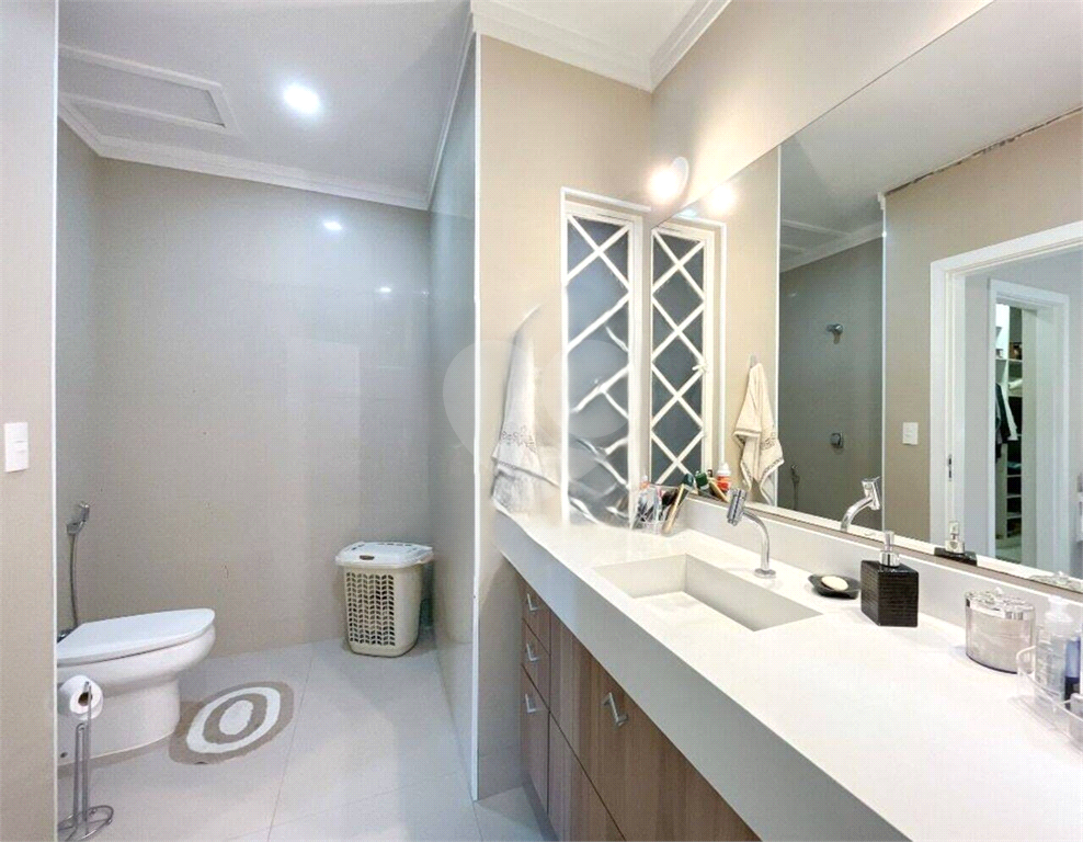 Casa à Venda |  225 m² | 3 dormitórios (1 suíte) | 4 vagas na Vila São João!