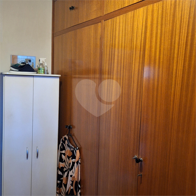 Amplo Sobrado com 04 dormitórios sendo 01 suíte master com closet proximo a entrada da Anhanguera com todo acesso as principais vias de SP.