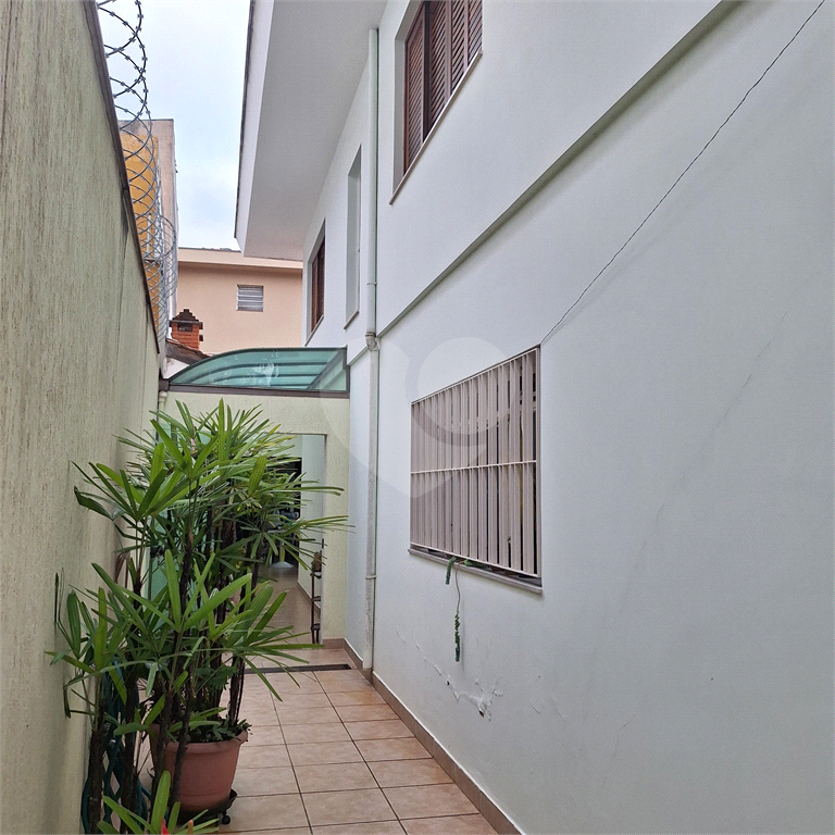 Amplo Sobrado com 04 dormitórios sendo 01 suíte master com closet proximo a entrada da Anhanguera com todo acesso as principais vias de SP.